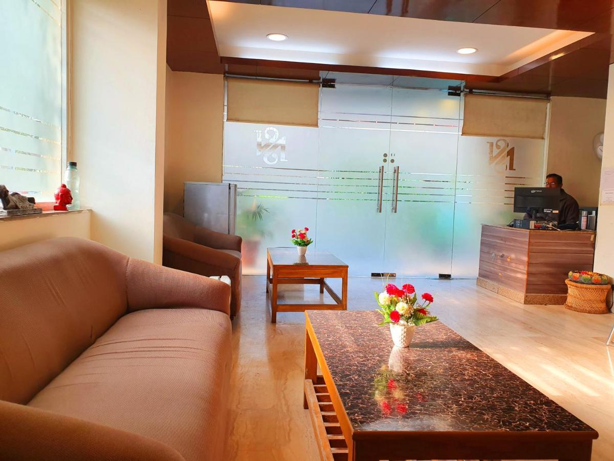Hotel Merriment Alpha Νόιντα Εξωτερικό φωτογραφία